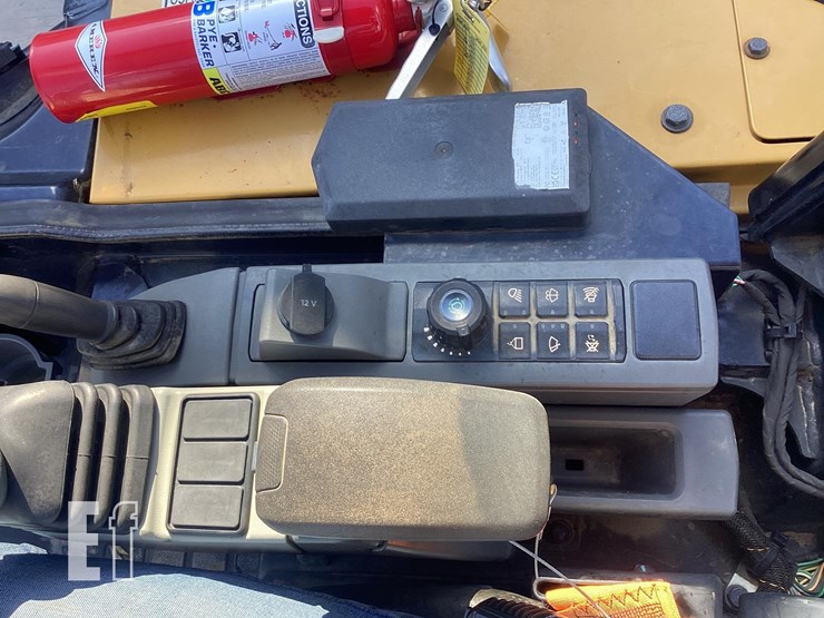 2022-caterpillar-303cr-image-17