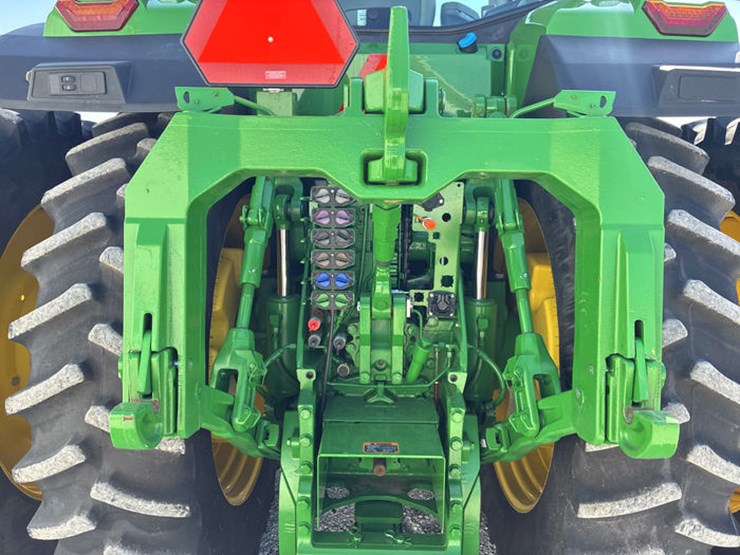 2023-john-deere-8r-370-image-26