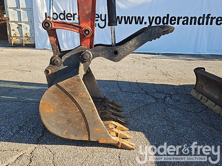 2016-kubota-kx057-4-image-17