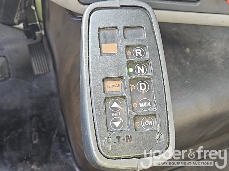 2017-international-8600-image-38