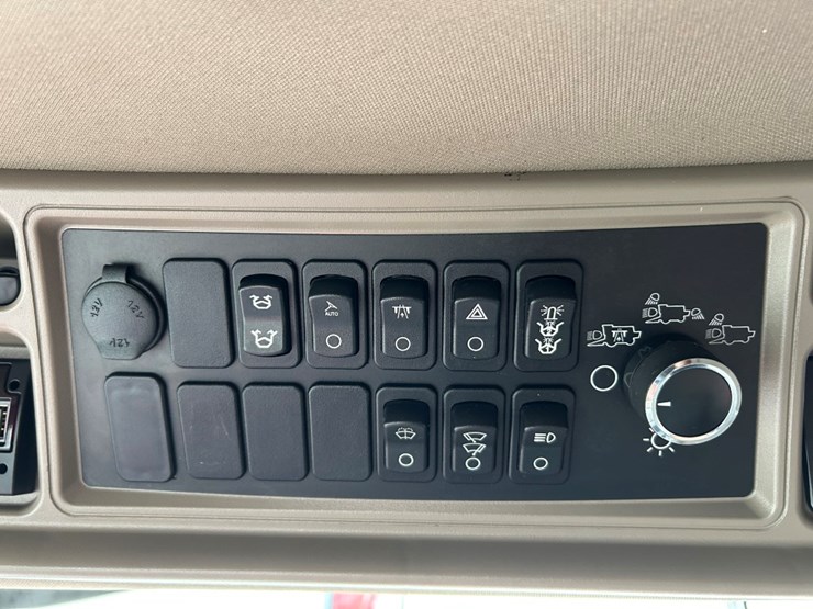 2019-case-ih-8250-image-49