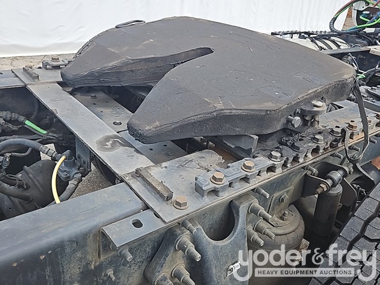 2017-international-8600-image-33