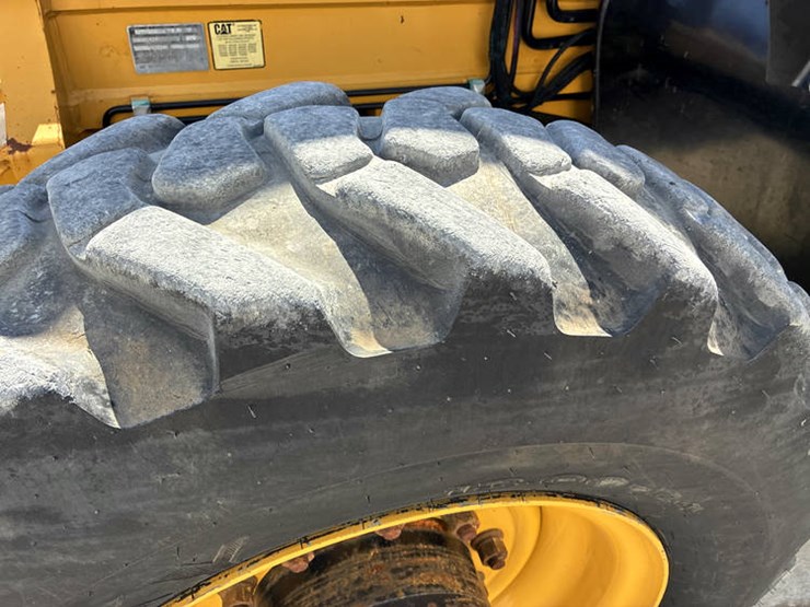 2015-caterpillar-tl943c-image-49