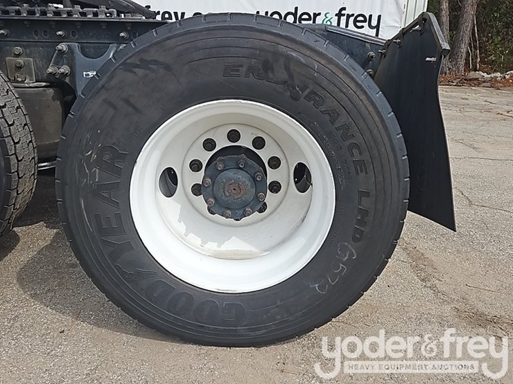 2017-international-8600-image-10