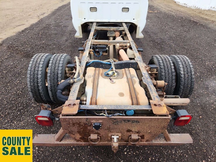 2013-ford-f550-image-21