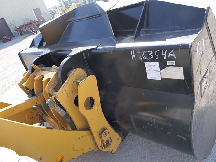 2014-caterpillar-930k-image-34