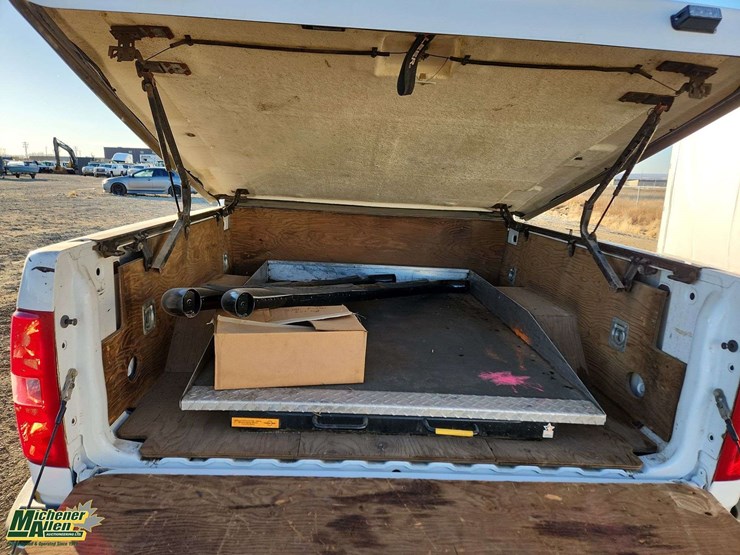 2011-chevrolet-silverado-1500-lt-image-24