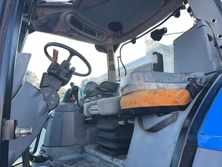new-holland-t6070-image-56