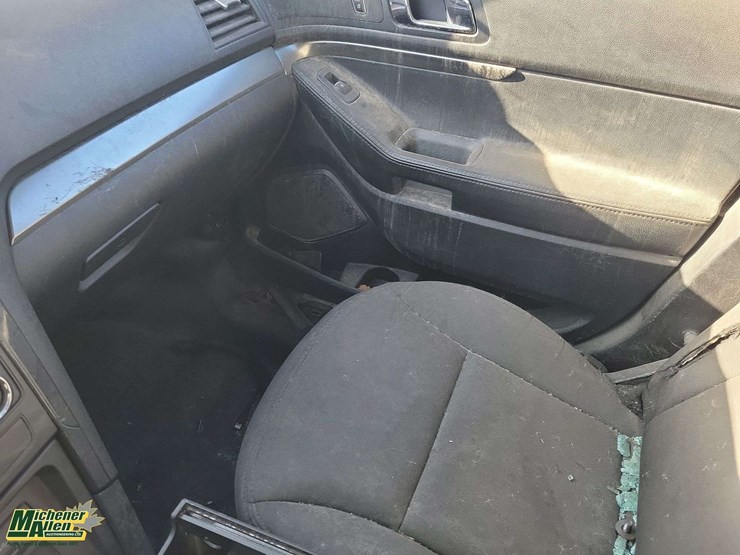 2019-ford-explorer-image-12