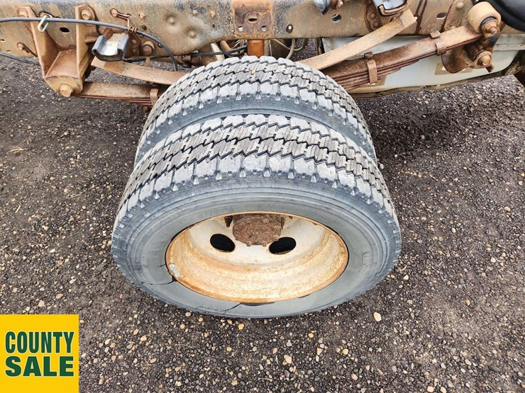 2013-ford-f550-image-34