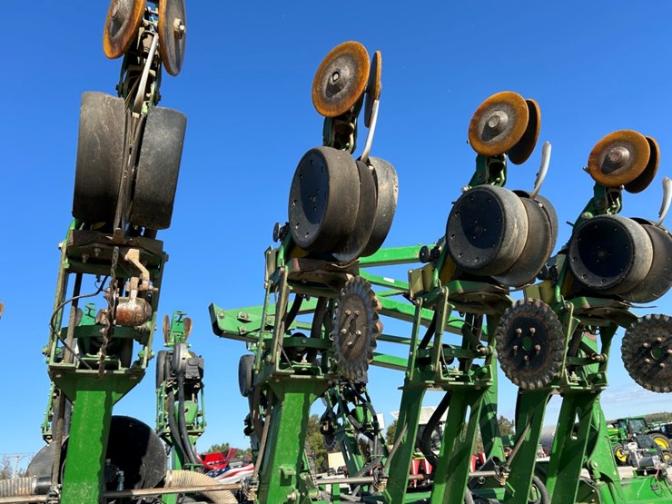 2004-john-deere-1790-image-58