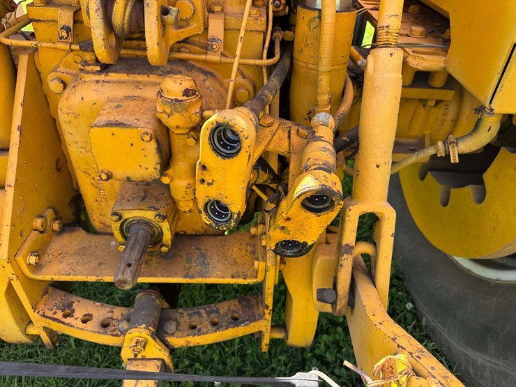 minneapolis-moline-g1355-image-62