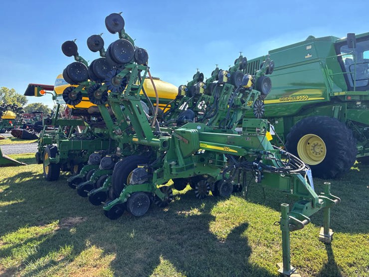 2011-john-deere-1790-image-3