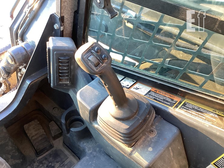 2021-deere-325g-image-16