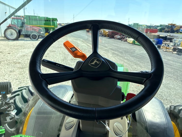 2023-john-deere-8r-370-image-75
