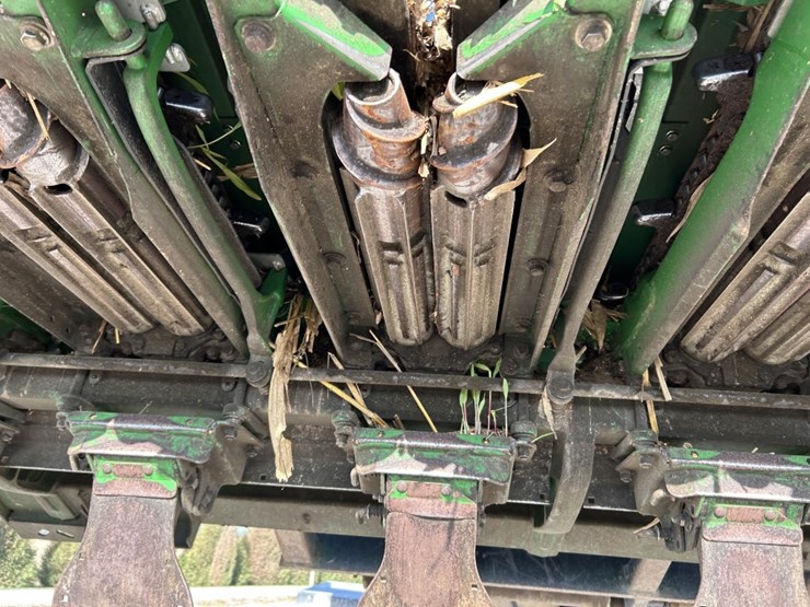 2021-john-deere-c18f-image-53