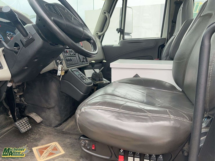 2010-international-durastar-4400-image-11