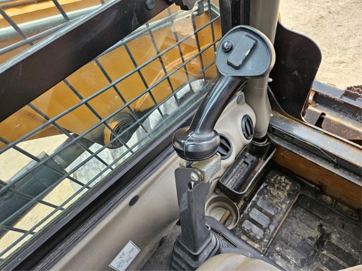 #3068-•-case-sr280-skid-loader-image-20