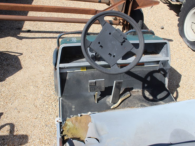 #1818-•-club-cart,-turf-252-|-parts-or-repair-|-not-titled-image-6