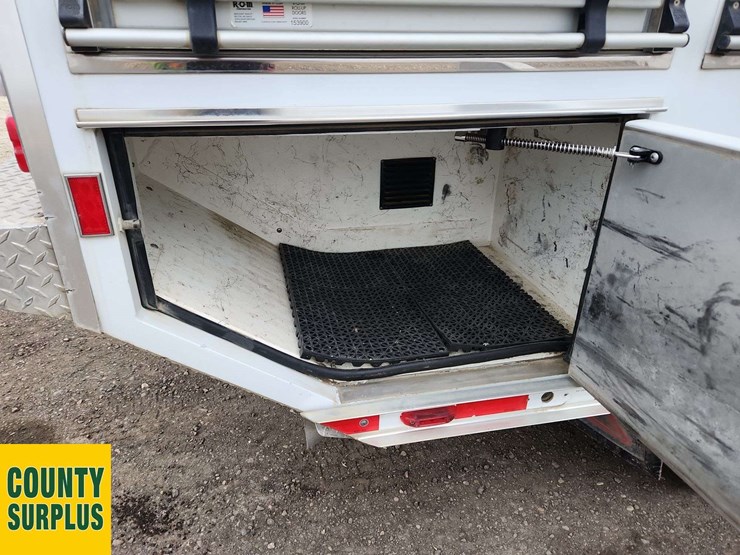 2011-ford-f550-image-37