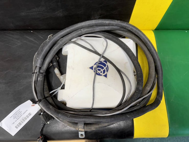 #122175-•-trimble-372-receiver-image-2