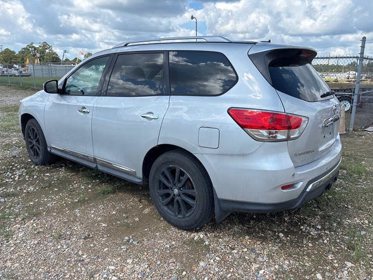 2013-nissan-pathfinder-image-4