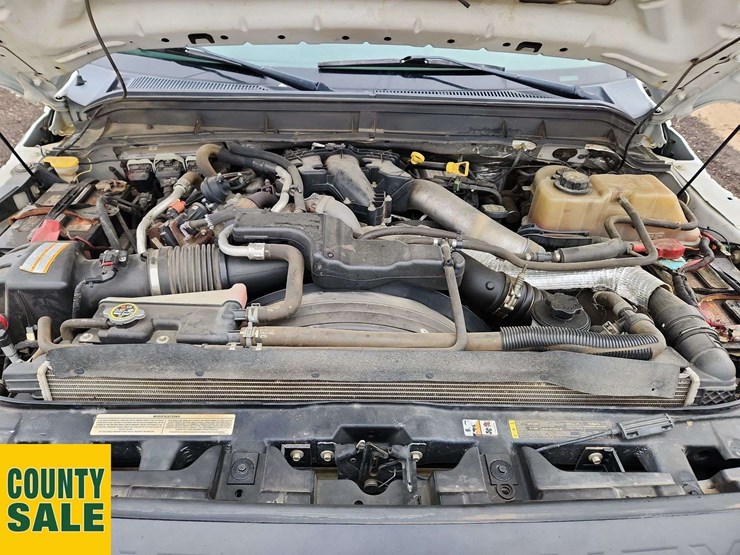 2013-ford-f550-image-27