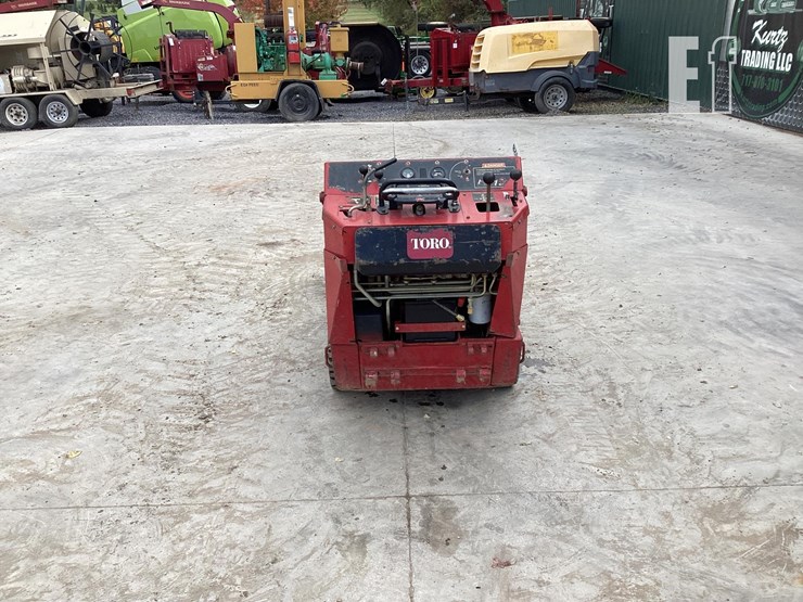 2010-toro-dingo-tx420-image-3