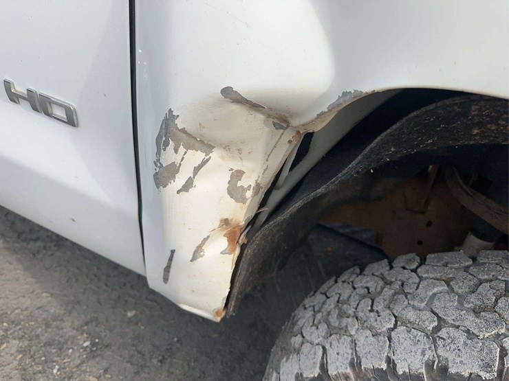 2015-chevrolet-3500hd-image-15