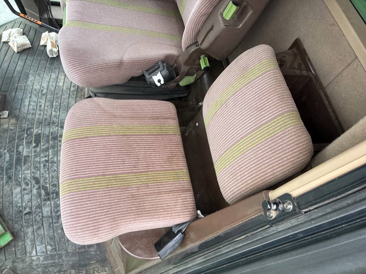 2004-john-deere-9660-sts-image-42