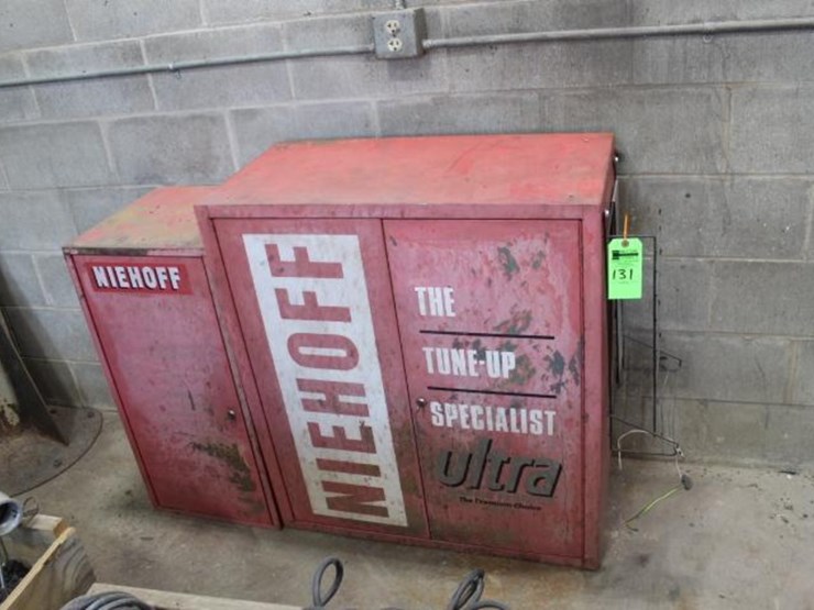 niehoff-tune-up-cabinet-&-accessory-cabinet-image-1