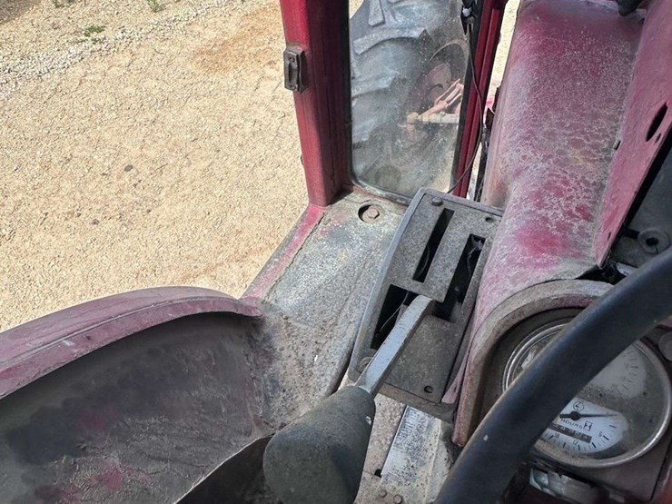 farmall-1066-hydro-image-40