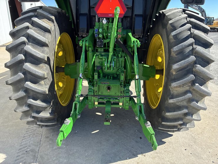 2023-john-deere-6175m-image-35