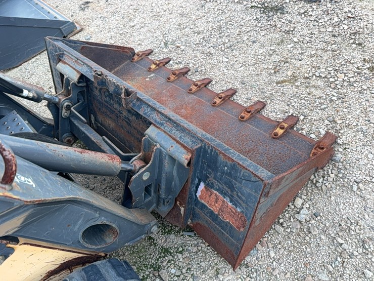 new-holland-c227-image-54