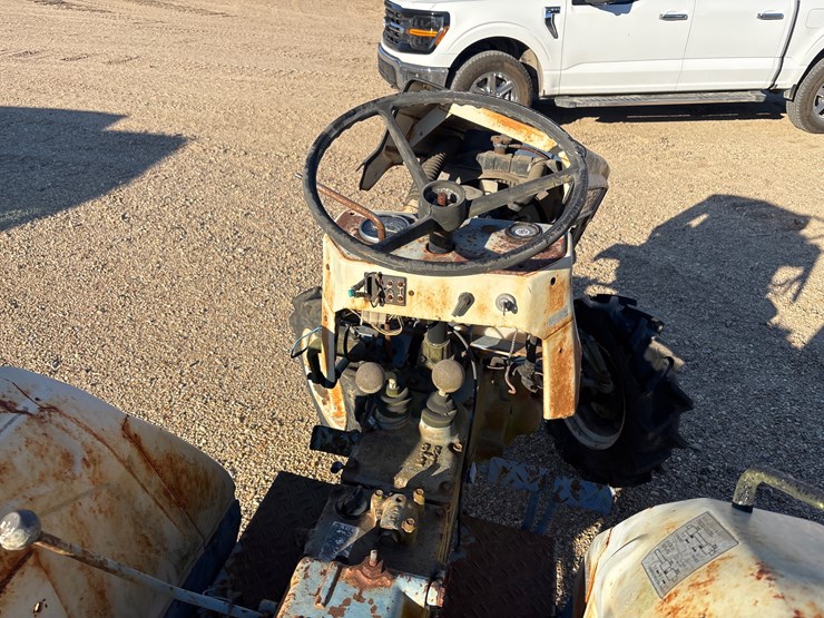 #24691-•-mitsubishi-farm-tractor-|-parts-or-repair-image-6