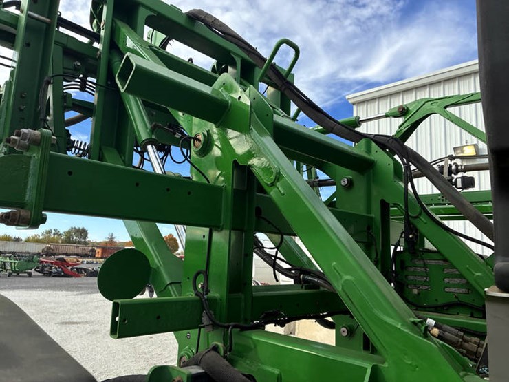 2014-john-deere-r4038-image-26