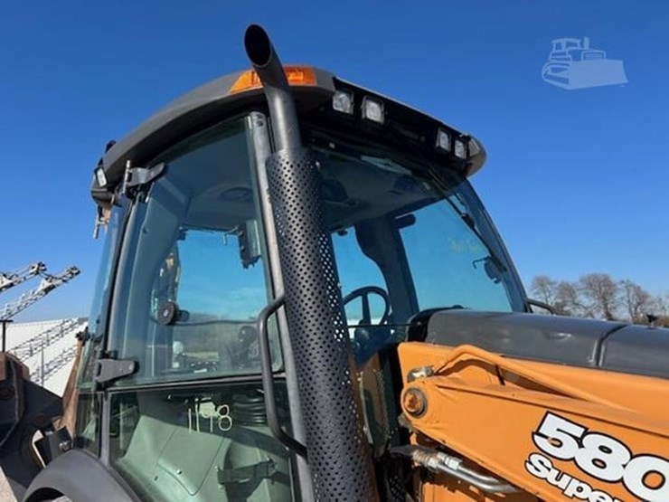 2017-case-580sn-image-16