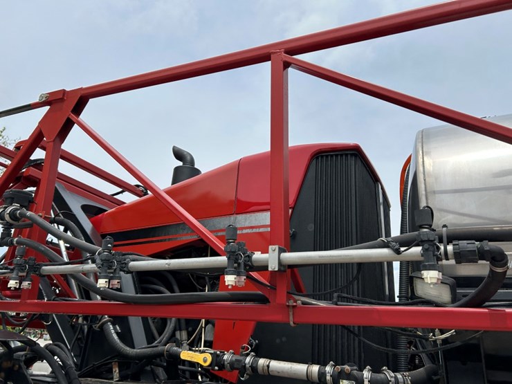 2014-case-ih-3200b-image-16