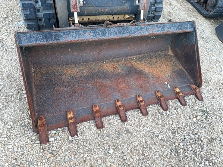 new-holland-c227-image-39