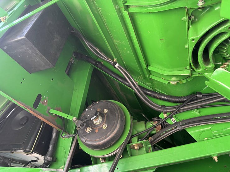 2005-john-deere-9560-sts-image-65