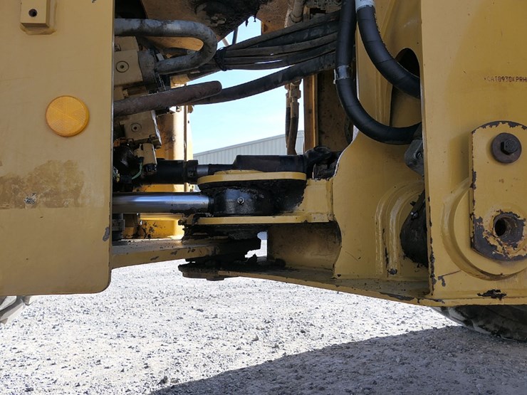 2014-caterpillar-930k-image-31
