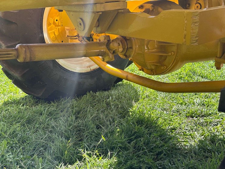 minneapolis-moline-g850-image-40