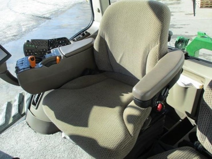 2013-john-deere-8360rt-image-23