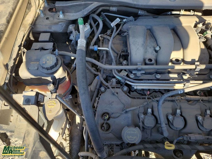 2019-ford-explorer-image-16