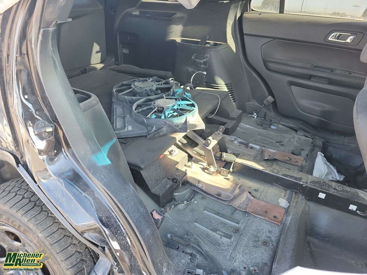 2019-ford-explorer-image-14