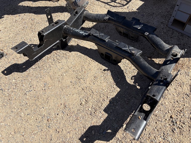 #24827-•-(2)-reciever-hitches-for-chevrolet-image-3