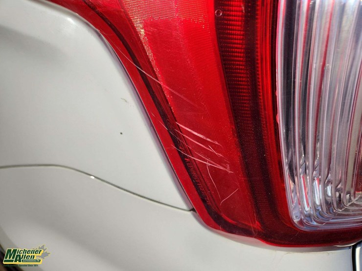 2017-ford-explorer-image-35