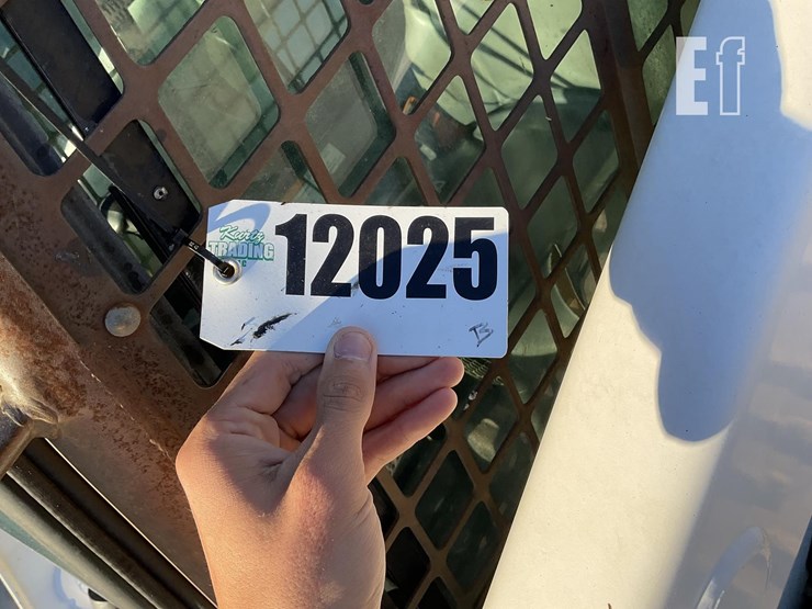 2005-bobcat-t300-image-24