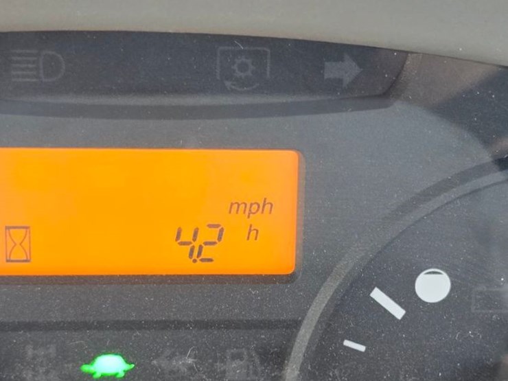 2012-kubota-m108s-image-23