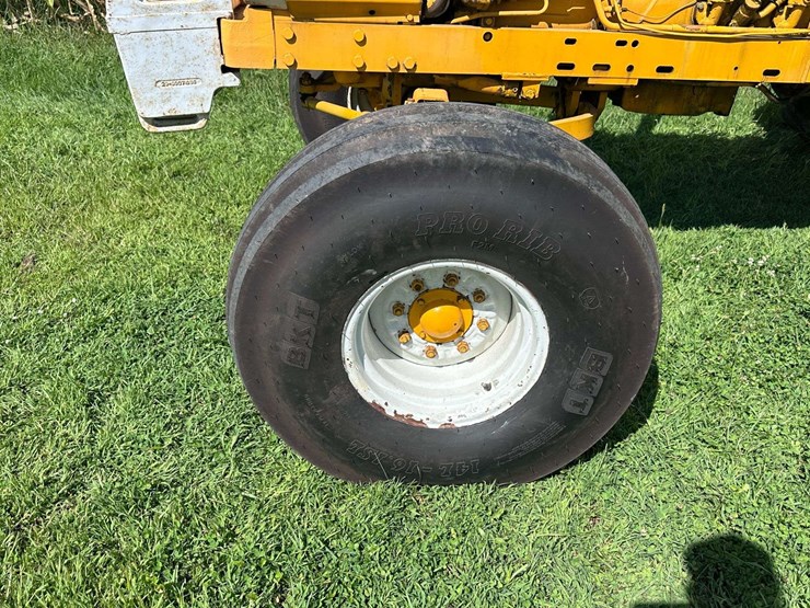 minneapolis-moline-g1355-image-19